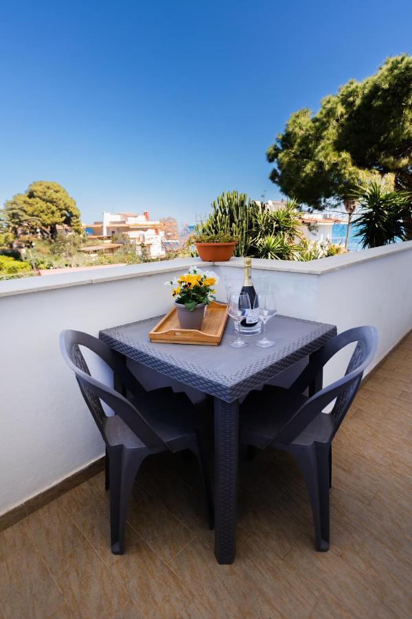 קאריני Villa Miramar Exclusive Home Palermo Airport מראה חיצוני תמונה